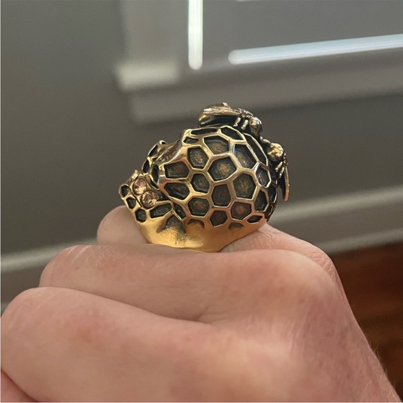 Alexander McQueen Honeycomb Skull Bee Ring - Picture 9 of 17